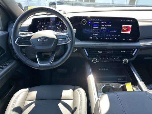 Used 2026 Chevrolet Tahoe Z71 w/ Comfort Package image 17