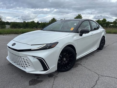 Used 2026 Toyota Camry XSE w/ Premium Plus Package FWD image 5
