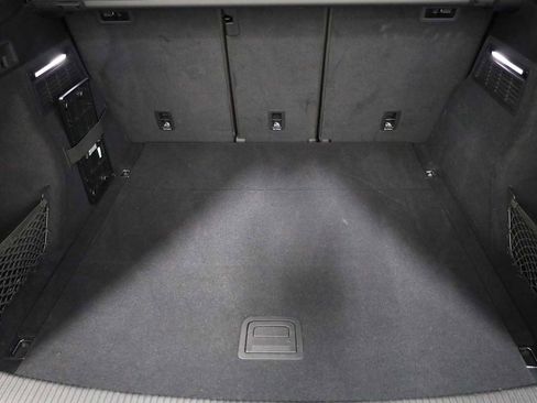 Used 2023 Audi Q5 2.0T Premium w/ Convenience Package image 38