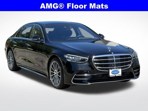 Used 2022 Mercedes-Benz S 500 4MATIC w/ AMG Line Package image 9