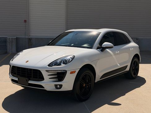 Used 2015 Porsche Macan S w/ Premium Package Plus AWD/4WD image 4