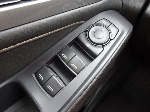 Used 2020 Chevrolet Traverse LT FWD image 25