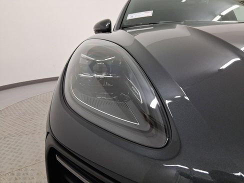 Used 2026 Porsche Macan AWD/4WD image 12