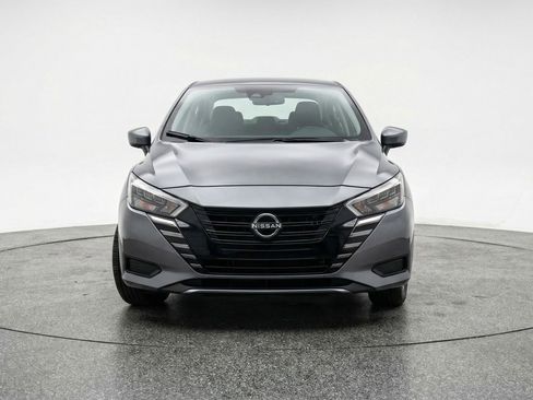 Used 2025 Nissan Versa SV image 2
