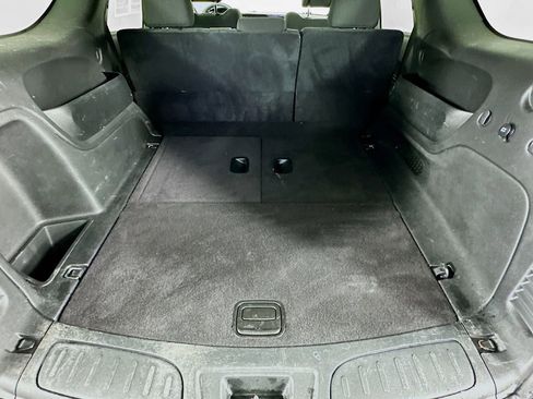 Certified 2024 Dodge Durango SXT image 36