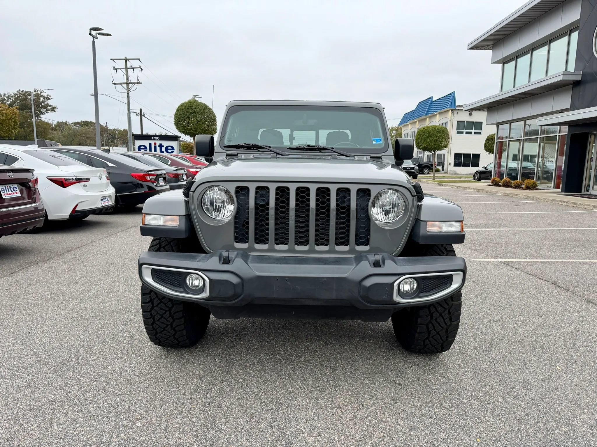Used 2023 Jeep Gladiator Sport AWD/4WD image 2