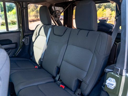 Used 2023 Jeep Wrangler Unlimited Sport AWD/4WD image 19