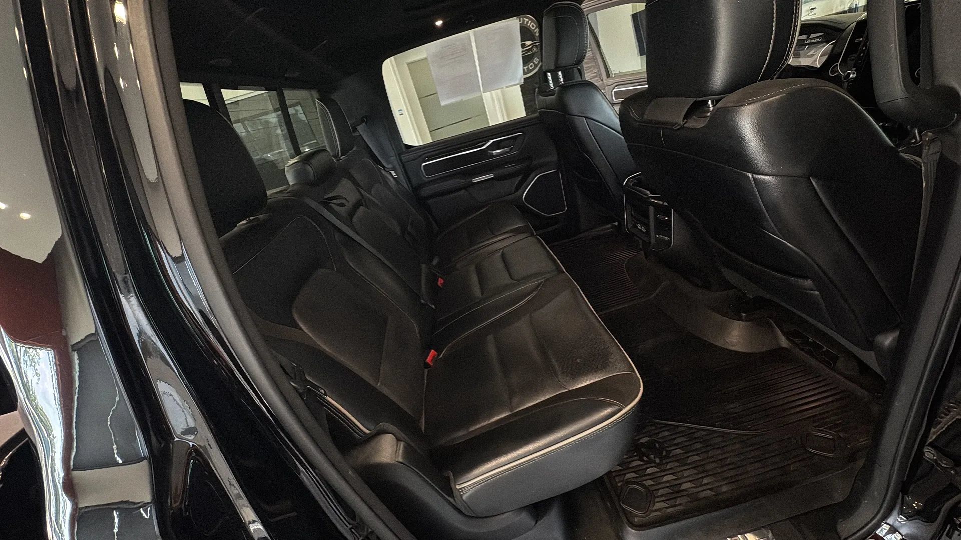 Used 2021 RAM 1500 Laramie AWD/4WD image 36