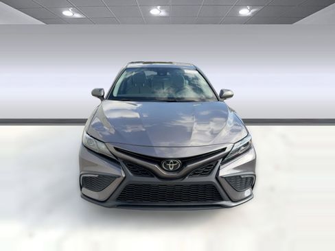 Used 2022 Toyota Camry SE image 6