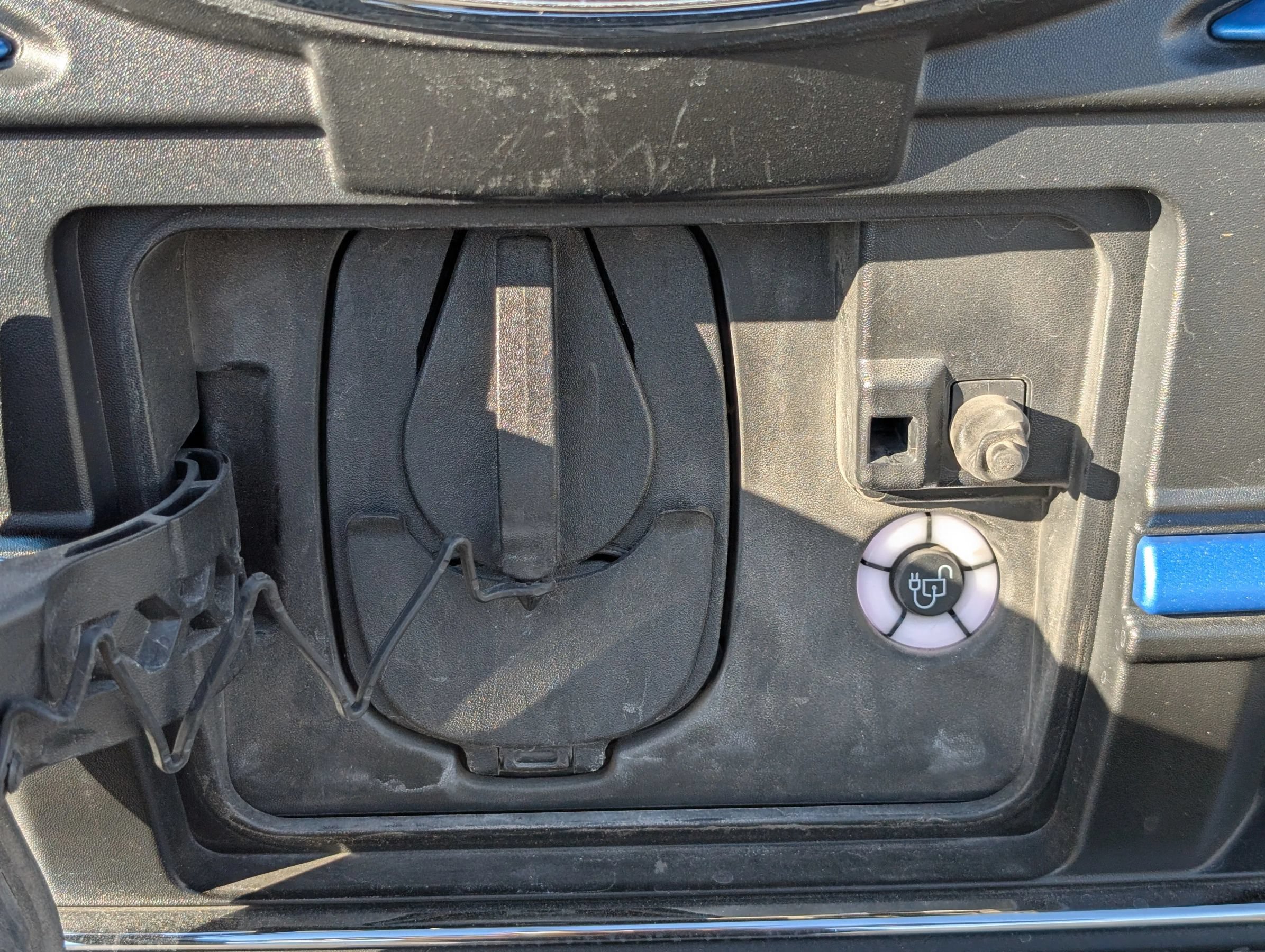 Used 2023 Ford E-Transit Medium Roof RWD image 4