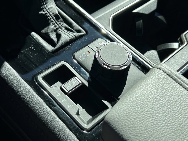 Used 2026 Toyota Tundra Limited AWD/4WD image 30