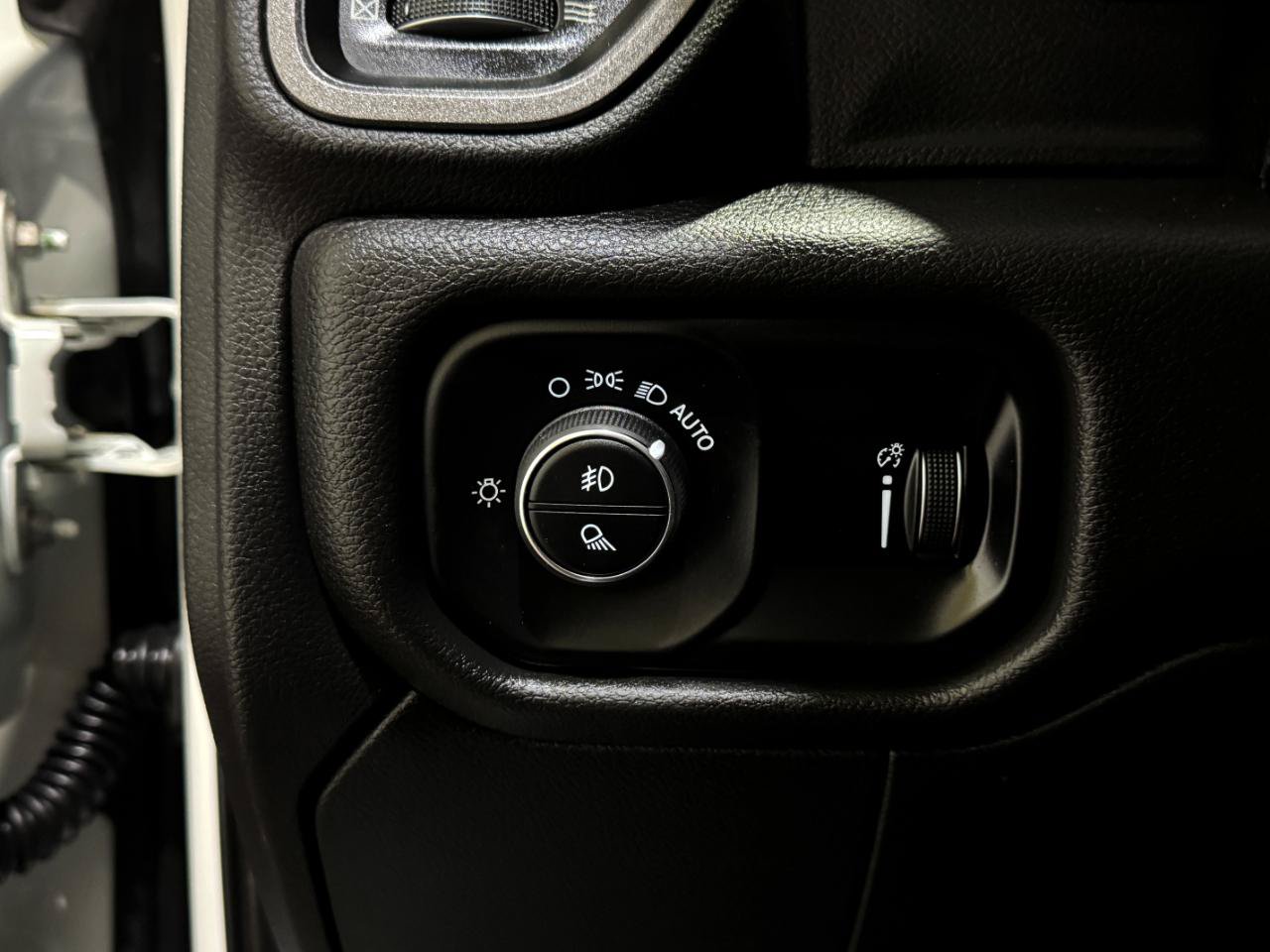 Used 2022 RAM 2500 Tradesman AWD/4WD image 25