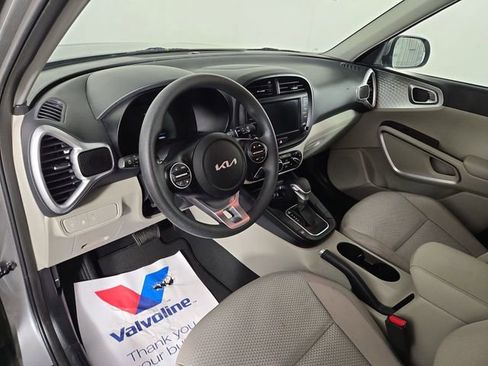 Certified 2025 Kia Soul LX w/ LX Technology Package FWD image 17
