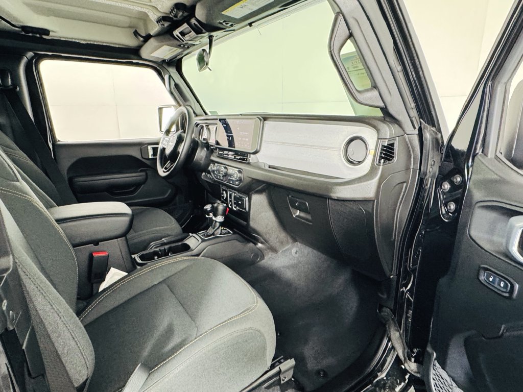Used 2026 Jeep Wrangler Sport AWD/4WD image 23