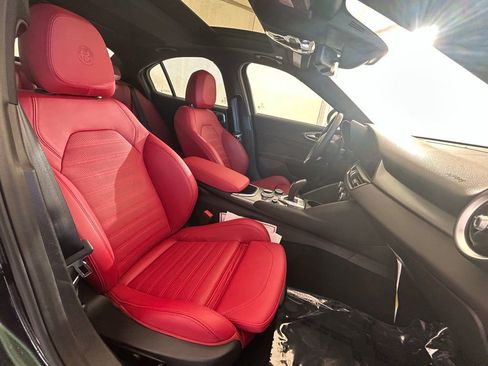 New 2024 Alfa Romeo Giulia Ti w/ Performance Driving Package image 9
