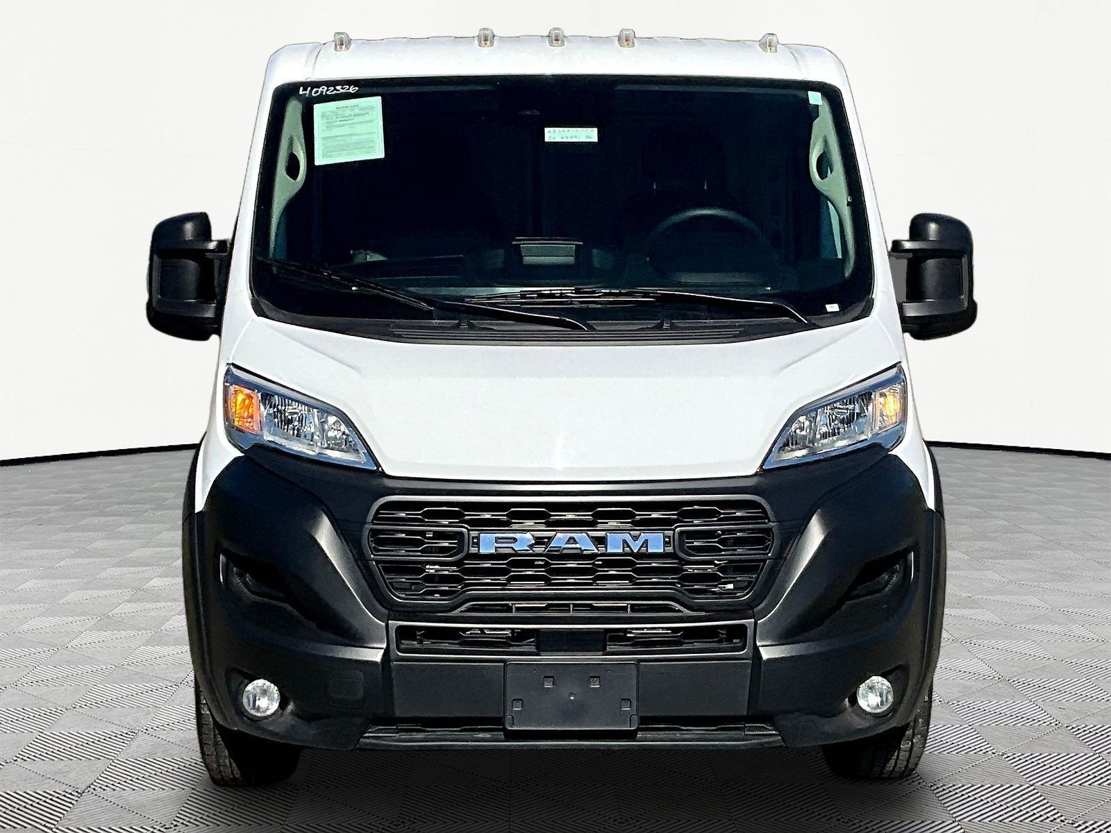 Used 2025 RAM ProMaster 2500 w/ Convenience Group FWD image 2