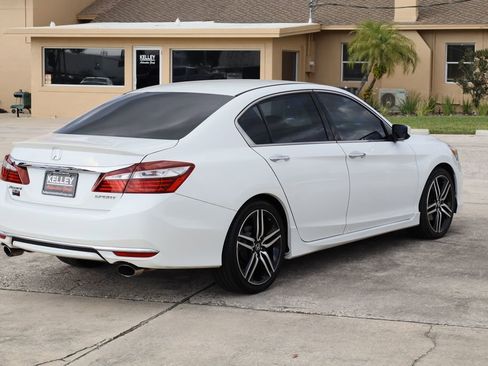 Used 2017 Honda Accord Sport image 8