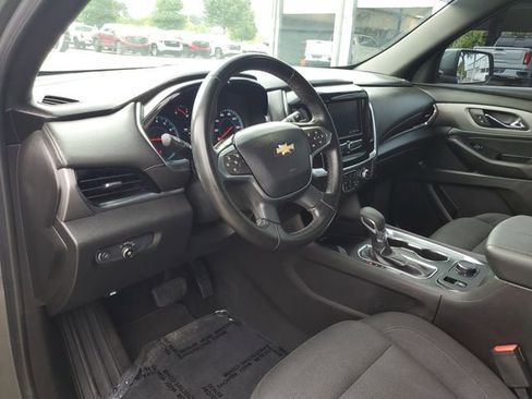 Used 2023 Chevrolet Traverse LT FWD image 19