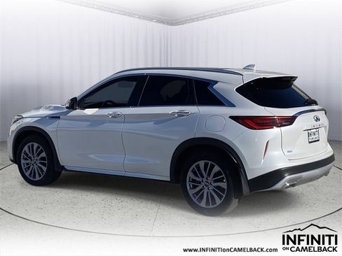 New 2025 INFINITI QX50 Luxe image 3