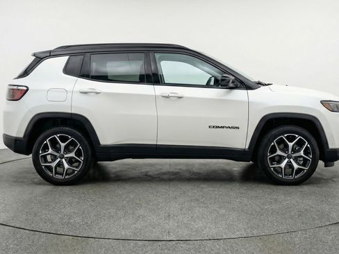 Used 2025 Jeep Compass Limited AWD/4WD image 11