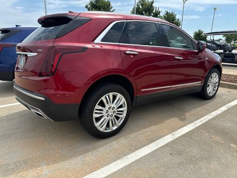 Used 2020 Cadillac XT5 Premium Luxury FWD image 3