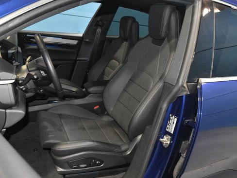 Used 2024 Porsche Macan 4 Electric image 5