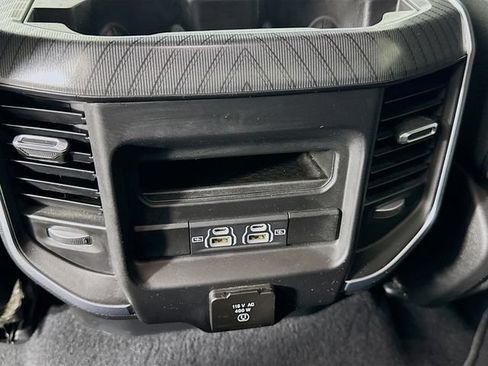 Used 2025 RAM 1500 Big Horn AWD/4WD image 30