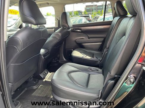 Used 2020 Toyota Highlander Limited AWD/4WD image 19