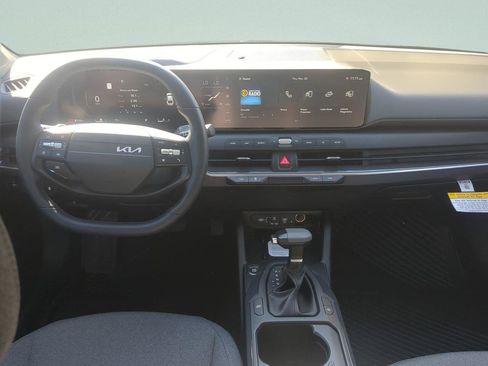 New 2025 Kia K4 EX image 13