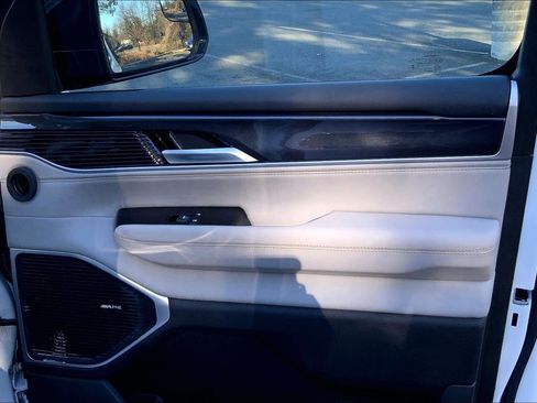 Certified 2024 Jeep Wagoneer 4WD w/ Premium Group I image 22