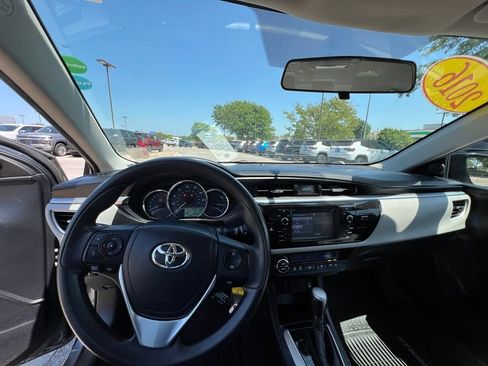 Used 2016 Toyota Corolla LE FWD image 37