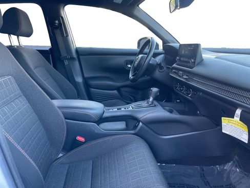 Used 2025 Honda HR-V Sport image 15