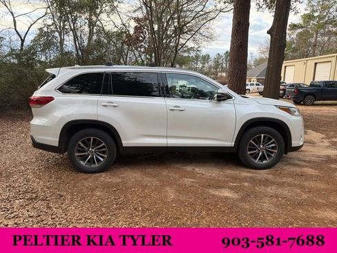 Used 2019 Toyota Highlander SE image 14
