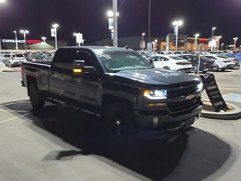 Used 2018 Chevrolet Silverado 1500 LT w/ All Star Edition image 7