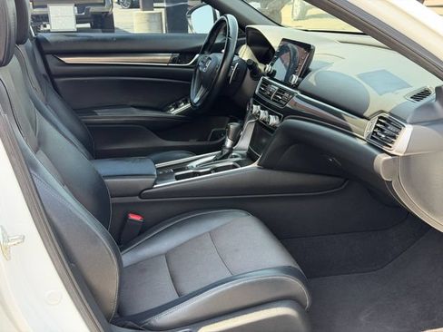 Used 2018 Honda Accord Sport image 19