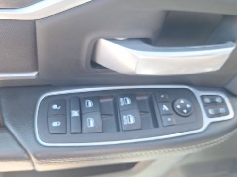 Used 2024 RAM 2500 Big Horn AWD/4WD image 19