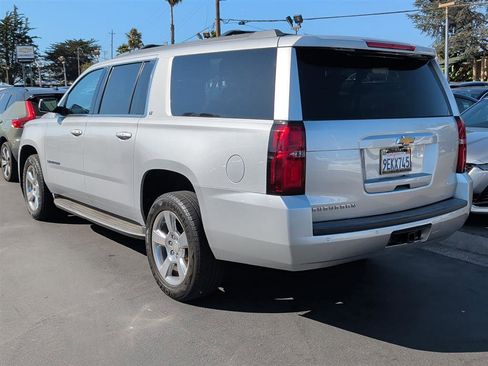 Used 2016 Chevrolet Suburban LT RWD image 5