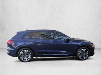Used 2022 Audi e-tron Premium w/ Convenience Plus Package AWD/4WD video 4