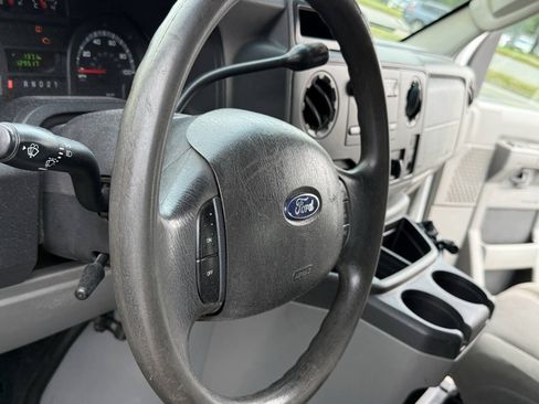 Used 2011 Ford E-250 and Econoline 250 w/ PWR Group RWD image 7