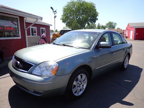 Used 2006 Ford Five Hundred SEL FWD image 3