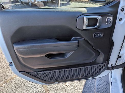 Used 2023 Jeep Gladiator Sport image 12