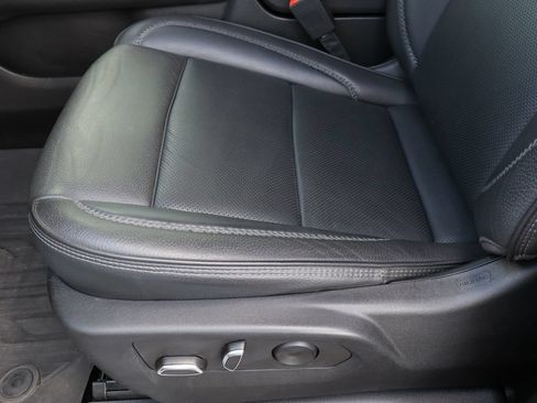 Certified 2022 GMC Yukon XL Denali AWD/4WD image 21
