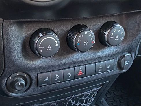 Used 2016 Jeep Wrangler Unlimited Rubicon w/ Dual Top Group image 32