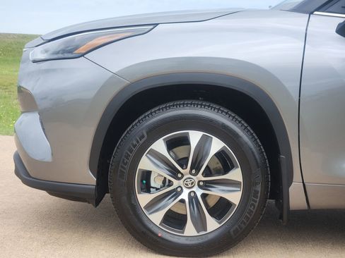 New 2026 Toyota Highlander XLE AWD/4WD image 10