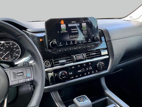 Certified 2024 Nissan Pathfinder SL w/ SL Premium Package FWD image 7