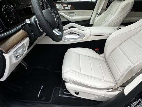 New 2026 Mercedes-Benz GLS 450 4MATIC image 10