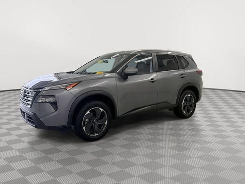 Certified 2025 Nissan Rogue SV w/ SV Premium Package image 6