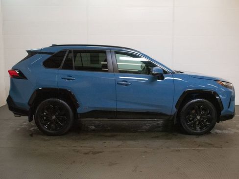 Used 2024 Toyota RAV4 SE w/ Convenience Package AWD/4WD image 3