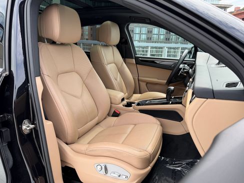 Used 2023 Porsche Macan AWD/4WD image 14