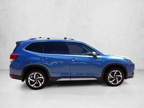 Used 2023 Subaru Forester Touring AWD/4WD image 5